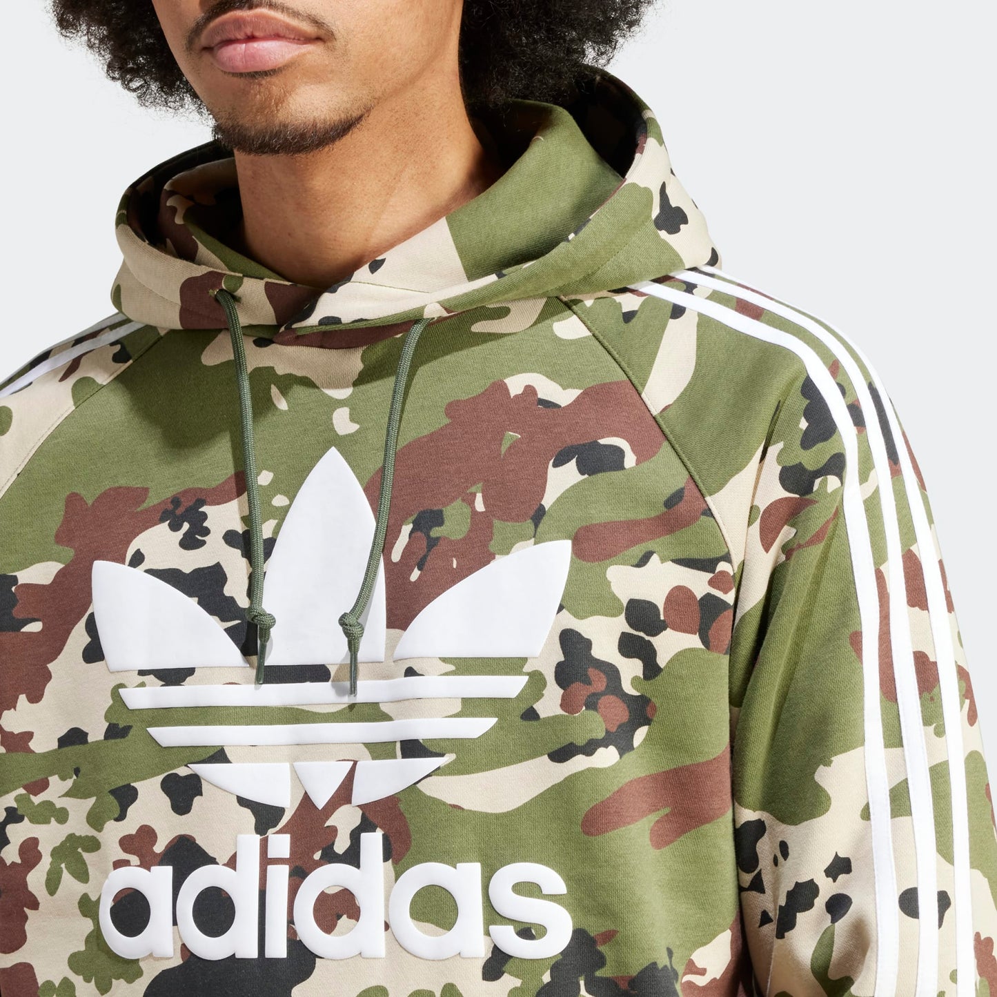 Adidas-H-Chandail with Camo Clover