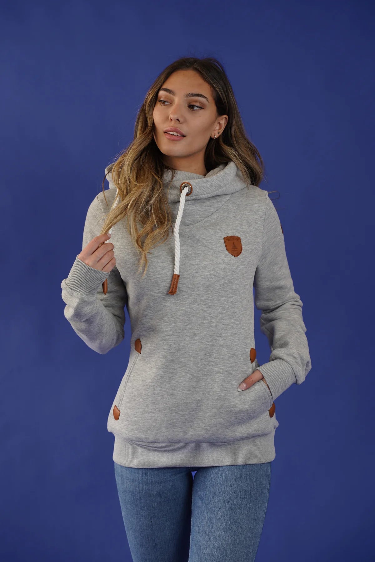 Wanakome-f-artemis hoodie sweater